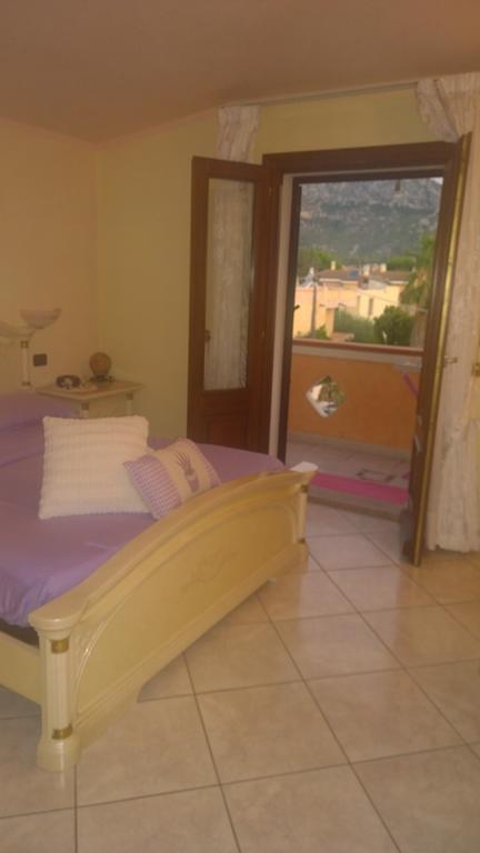Ferienwohnung Casa Rosina Orosei Zimmer foto